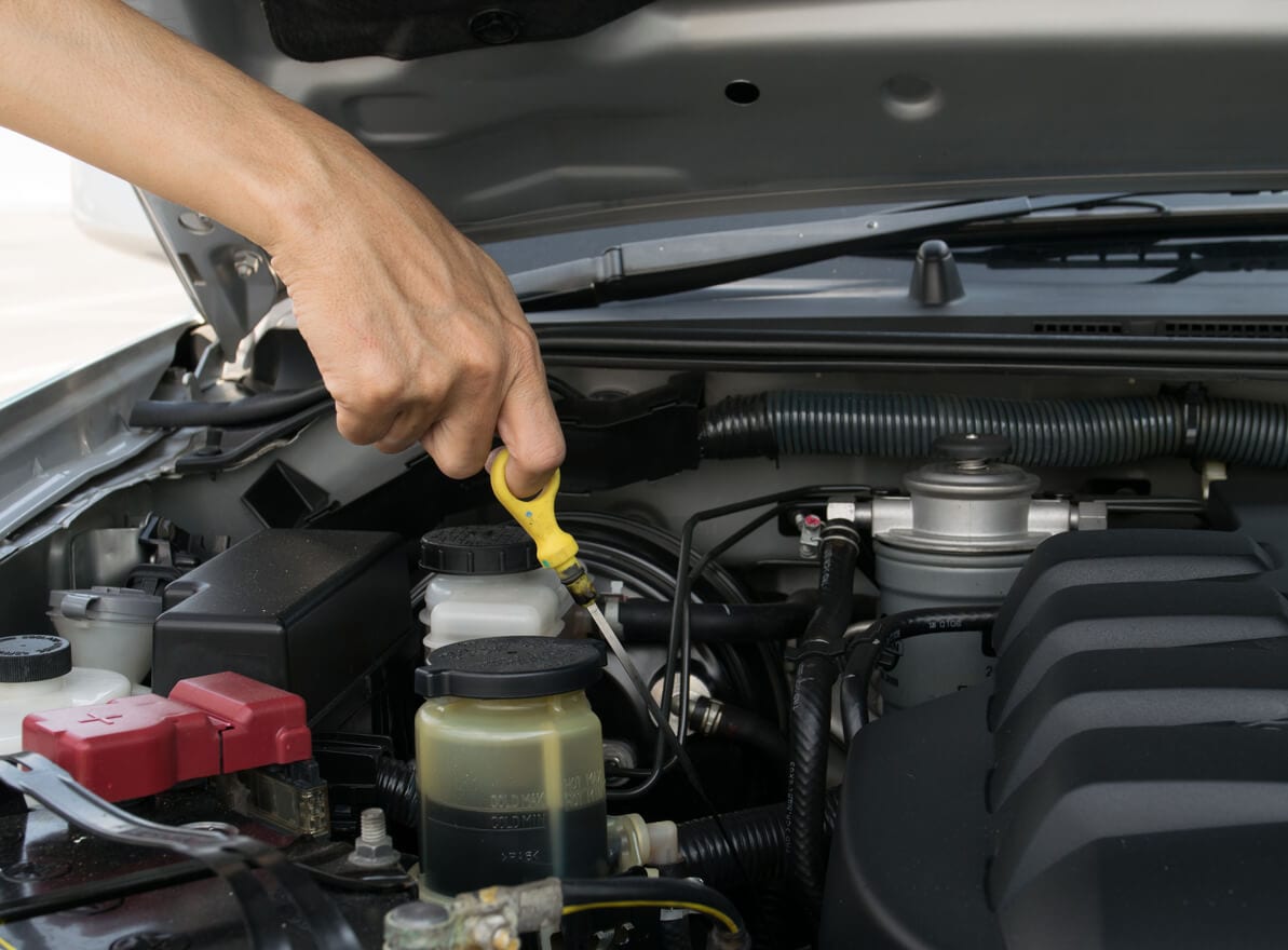 Do Oil Change Places Check Transmission Fluid